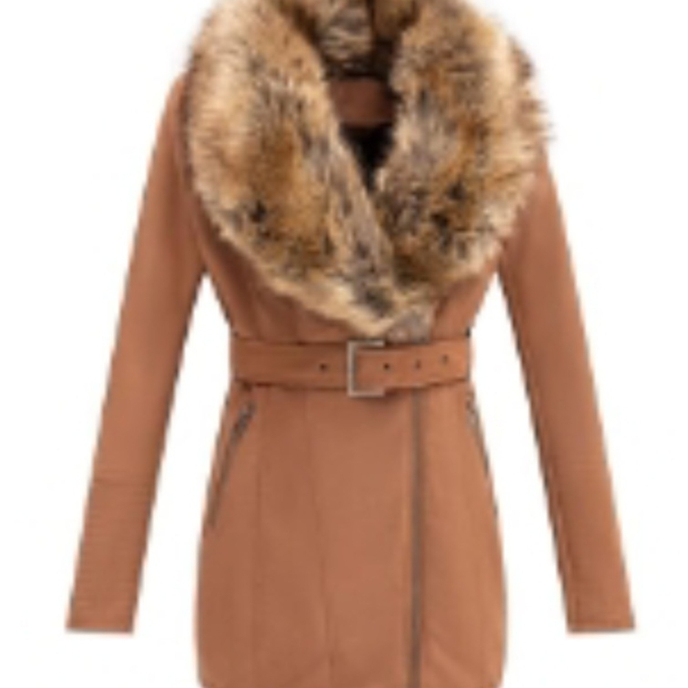 Stylish Camel Trench Coat with Faux Fur Collar